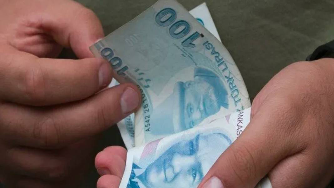 Emeklilerin hesabına fazladan 1.500 lira yatacak 6